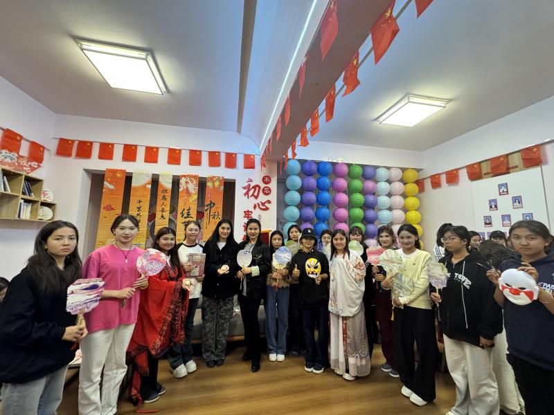 当“一站式”社区遇上中秋：阿克苏职业技术学院传统文化浸润出新彩